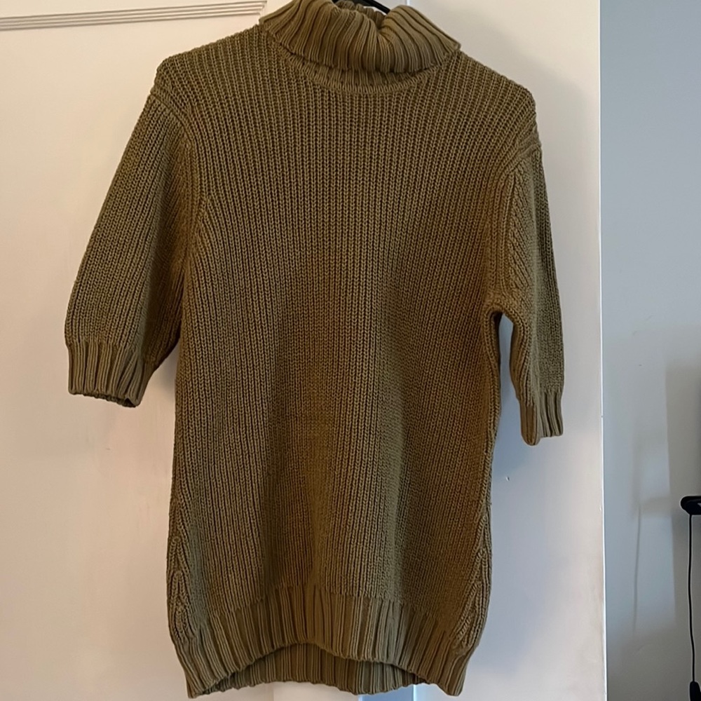EUC Michael Kors 3/4 sleeve sweater. Size XL.
